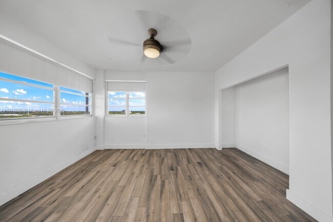 Building Photo - 13155 Ixora Ct