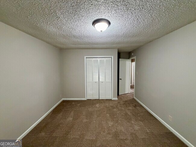 Building Photo - 5776 Windermere Ct