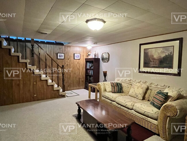 Building Photo - 2333 Canter Ln