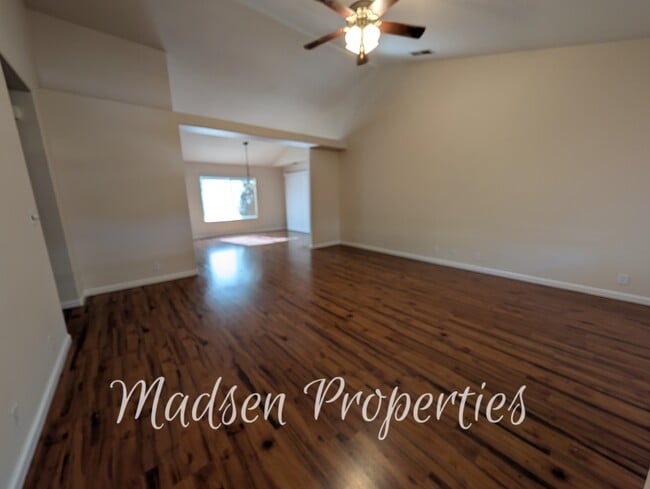 Building Photo - 2737 Manning Ave