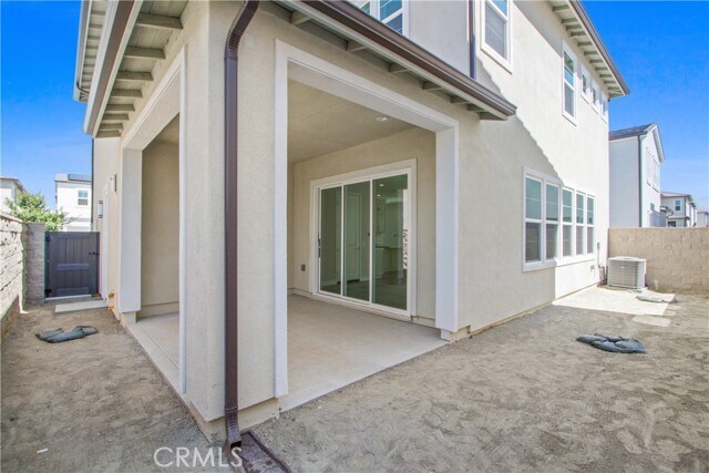 Building Photo - 200 Brackens
