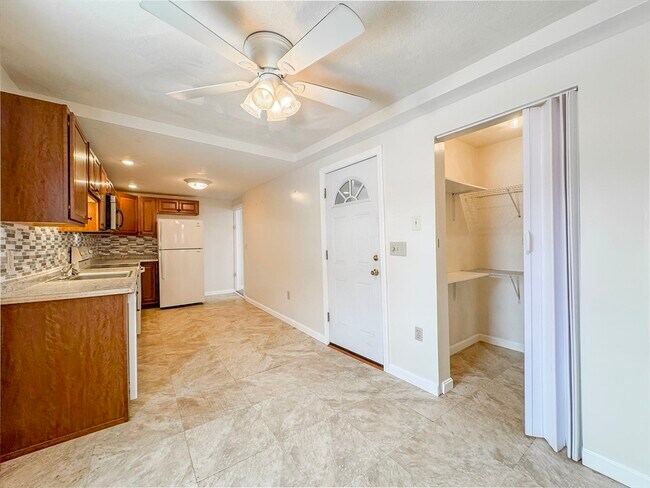 Building Photo - 117 Central St