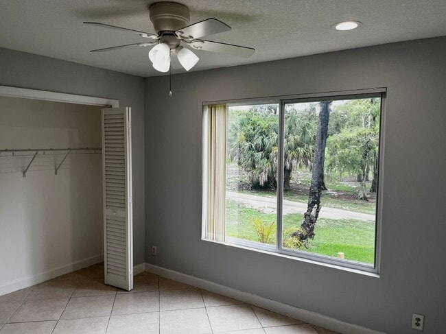 Building Photo - 8149 Lagos De Campo Blvd