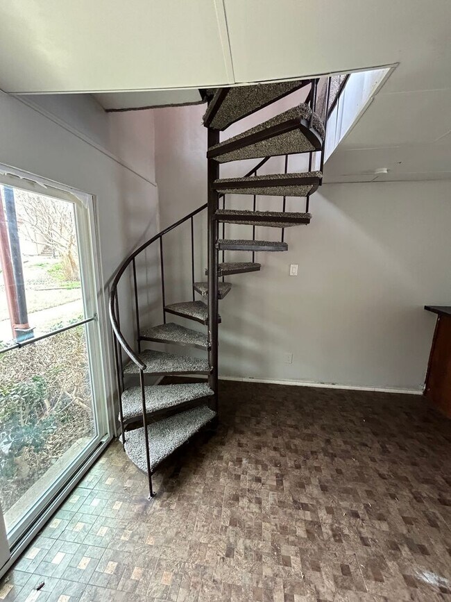 Building Photo - Experience the ultimate comfort of living ...