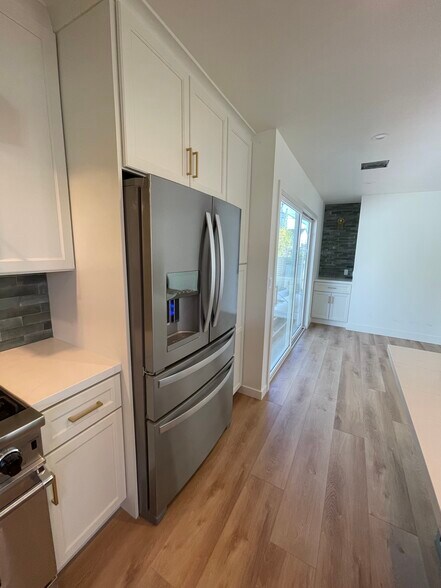 Building Photo - 536 1st St