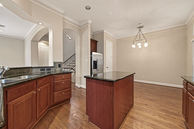 Building Photo - 5111 Inker St