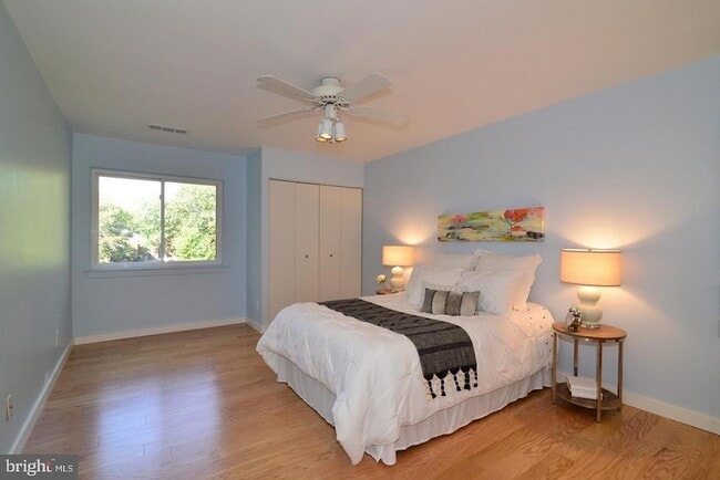 Building Photo - 11803 Breton Ct