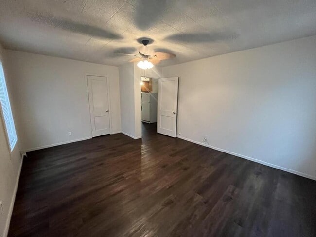 Building Photo - 1507 E North St