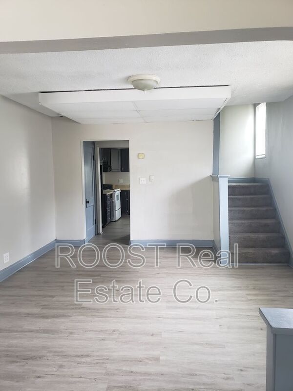 Building Photo - 209-211 N. Hague Avenue