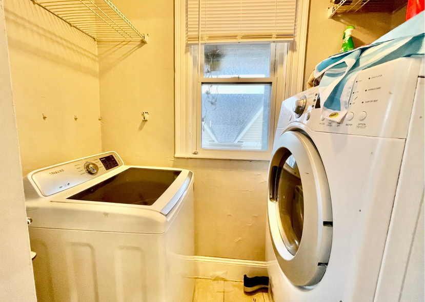 Building Photo - 45 Cherokee St