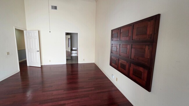 Building Photo - Golf Course Living in a Gated Harbor Hills Country Club – Lady Lake, FL