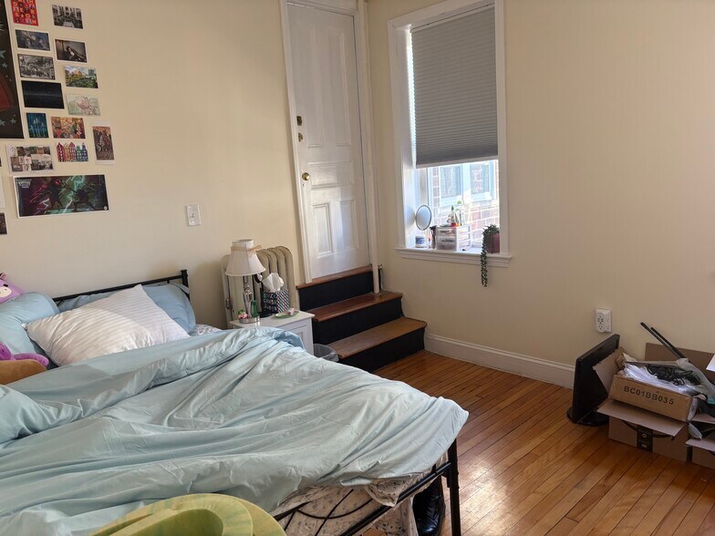 Building Photo - 56 Egmont St