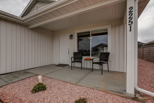 Building Photo - Spacious Family Home in Parowan