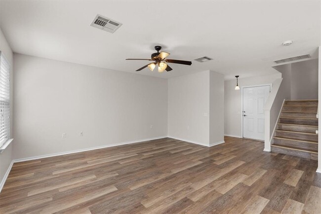 Building Photo - 5825 Silver Screen Dr