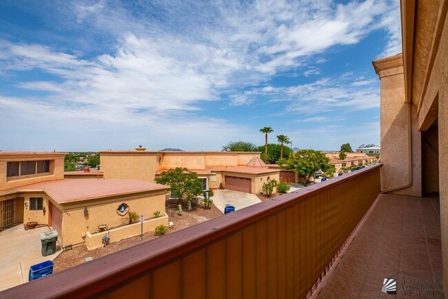 Building Photo - 2174 S Del Valle Way