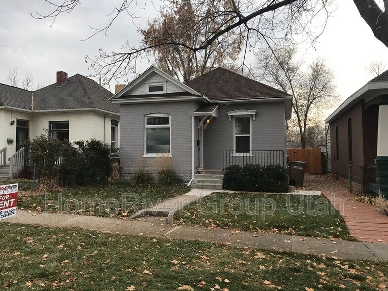 Building Photo - 920 Princeton Ave S