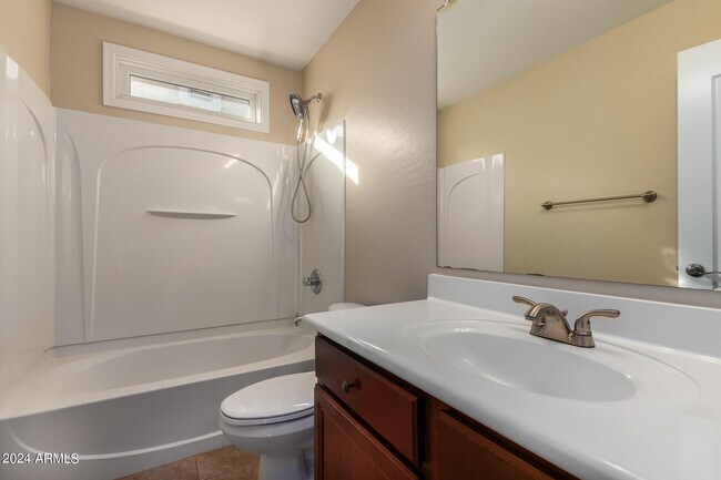 Building Photo - 2343 E Sunland Ave