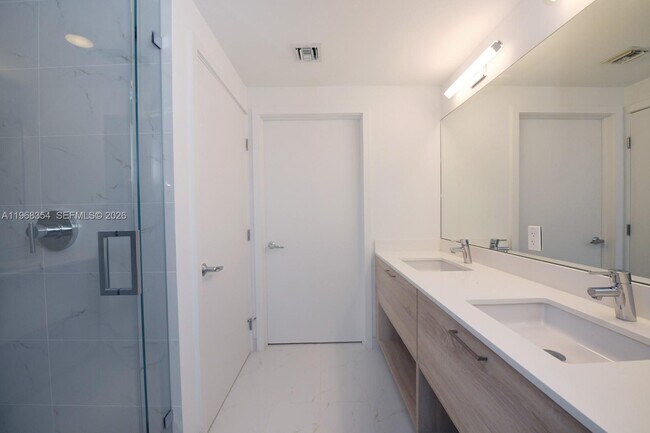 Building Photo - 16385 Biscayne Blvd