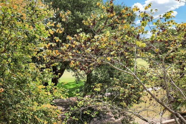 Building Photo - 7342 Oak Manor Dr