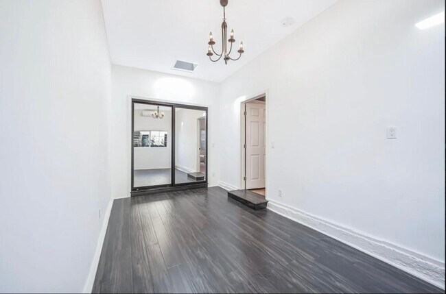 Building Photo - 1611 Talmadge St