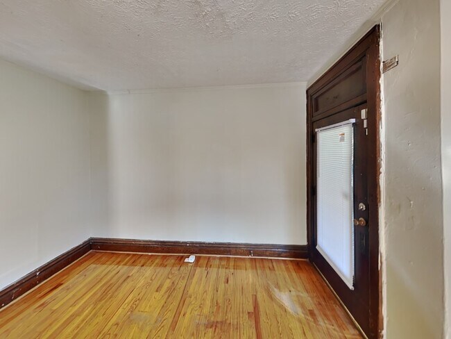 Building Photo - 289-291 E 14th Ave-289
