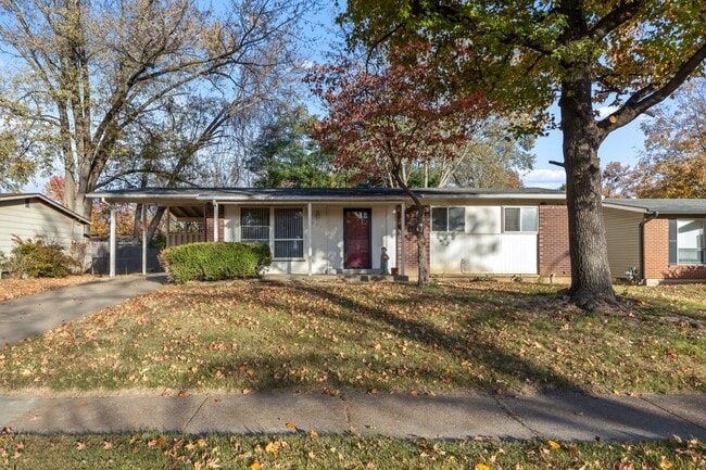 Building Photo - 695 Charvel Dr