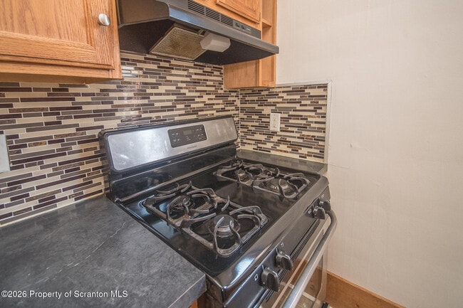 Building Photo - 1827-1829 Main St