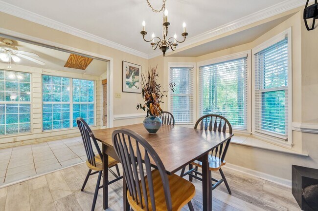 Building Photo - 3 Bedroom, 2 Bath in Hillsborough with Fenced yard! Available in June!