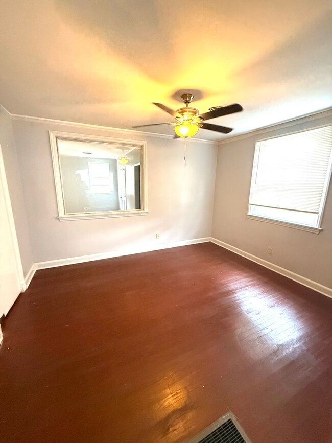 Building Photo - ** 4 bed 2 bath located in Morningview ** Call 334-366-9198 for a self showing