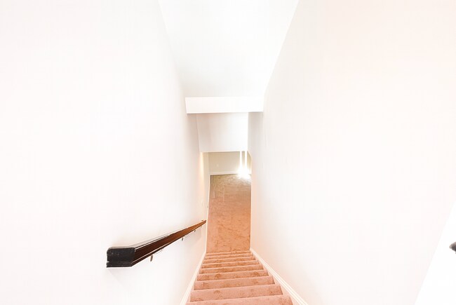 Building Photo - 23788 Myrtle Glen Way
