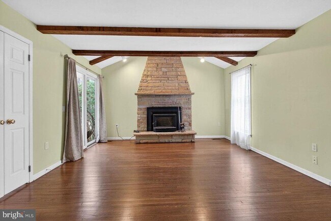 Building Photo - 16 Beechtree Ln