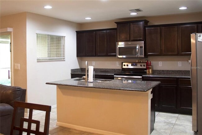 Building Photo - 27515 Desert Willow Way