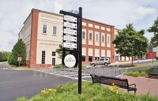 Building Photo - 69 Meadows Creek Ln