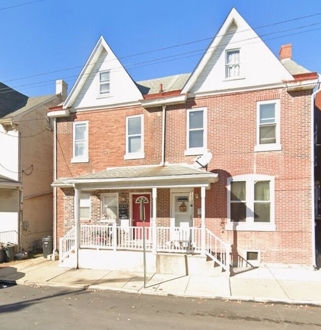 Building Photo - 1111 Walnut St