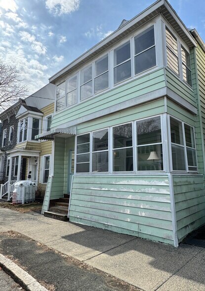 Building Photo - 151 Congress St