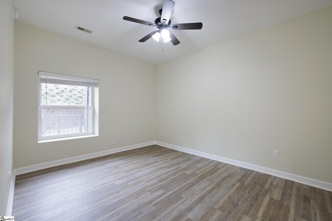 Building Photo - 1001 S Church St