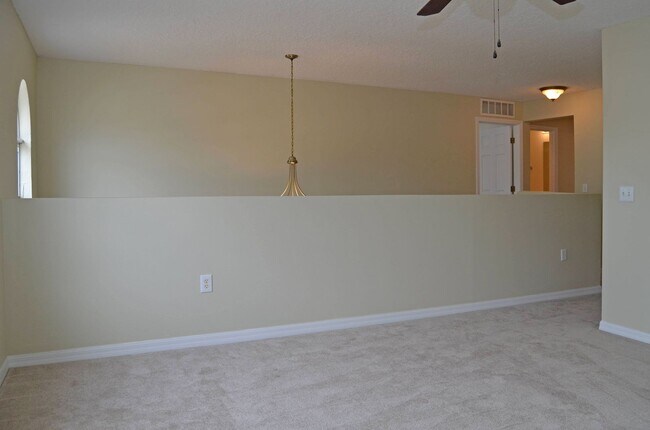 Building Photo - 87113 Kipling Dr