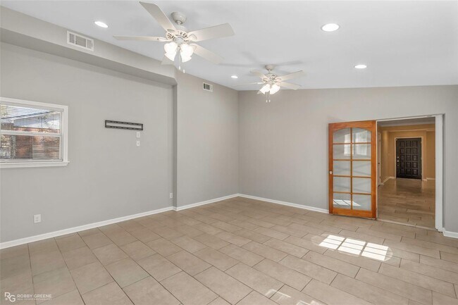 Building Photo - 9346 Shartel Dr