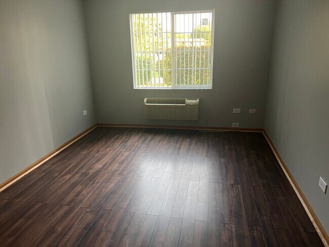 Owner's Suite - 1401 McClure Rd