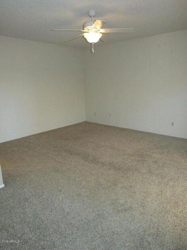 Building Photo - Fantastic 3 Bedroom/2 Bath Single Level Home & NO HOA!  Schedule a Showing Today!