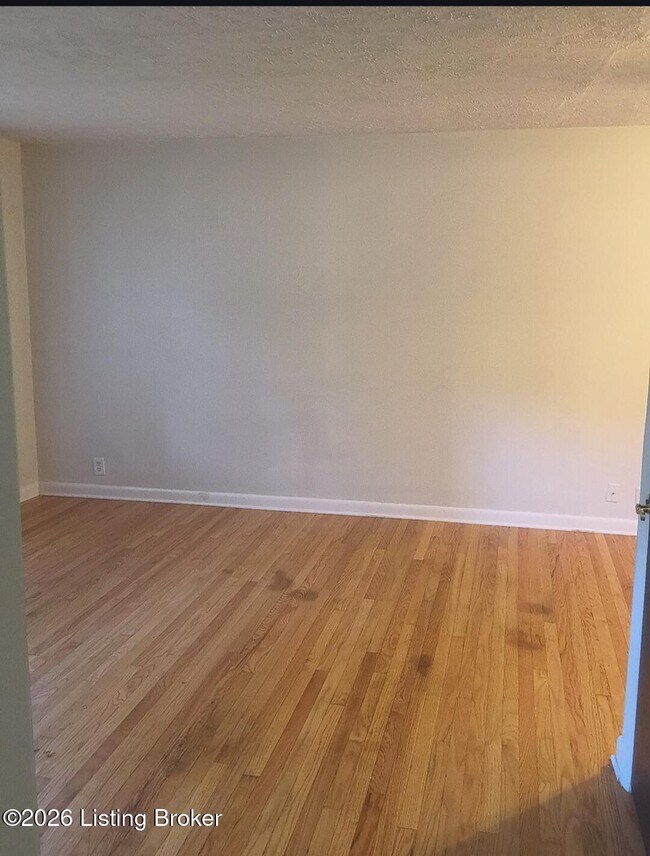 Building Photo - 2014 Cedarcrest Dr