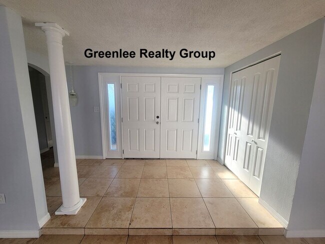 Building Photo - 7741 Treasure Pointe Dr
