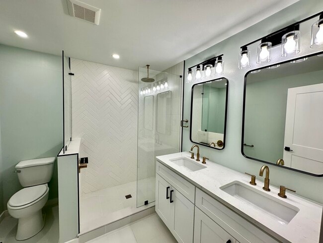 Building Photo - 5426 22nd St