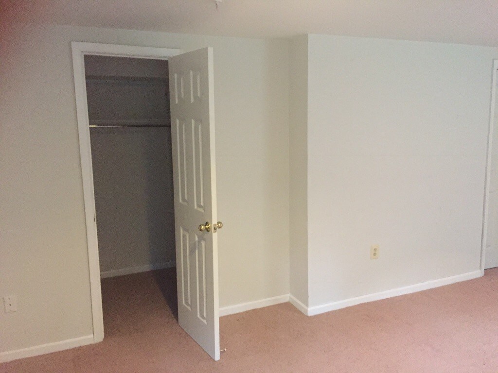 Closet 2 - 4300 Stablemere Ct