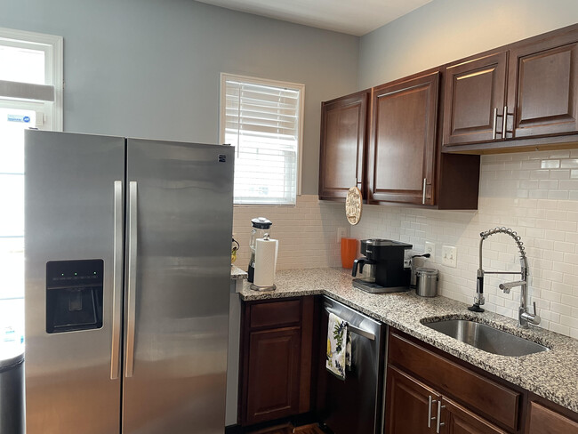 Kitchen - 11 Danbury St SW