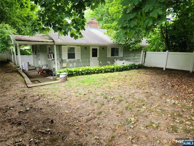 Building Photo - 276 Franklin Turnpike