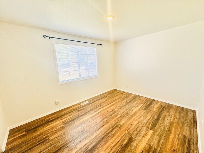 Building Photo - Desirable South East Boise Home for Rent -...