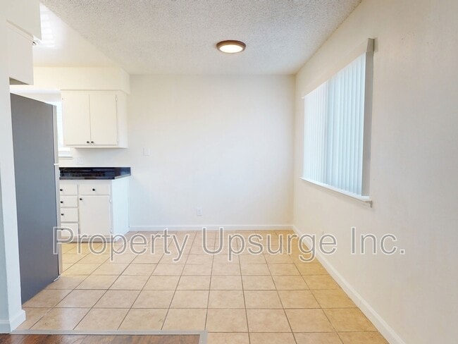 Building Photo - 1356 Hobart Dr