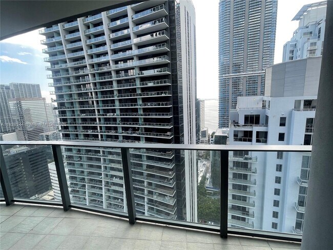 Building Photo - 1000 Brickell Plaza