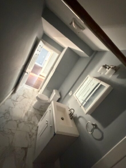 Building Photo - 269 Sargeant St